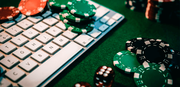 DO POKER AO VIVO PARA O POKER ONLINE: COMO SE ADAPTAR?