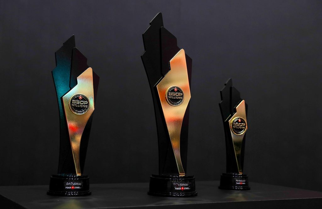 O troféu de campeão do BSOP Millions também tem o seu valor emocional